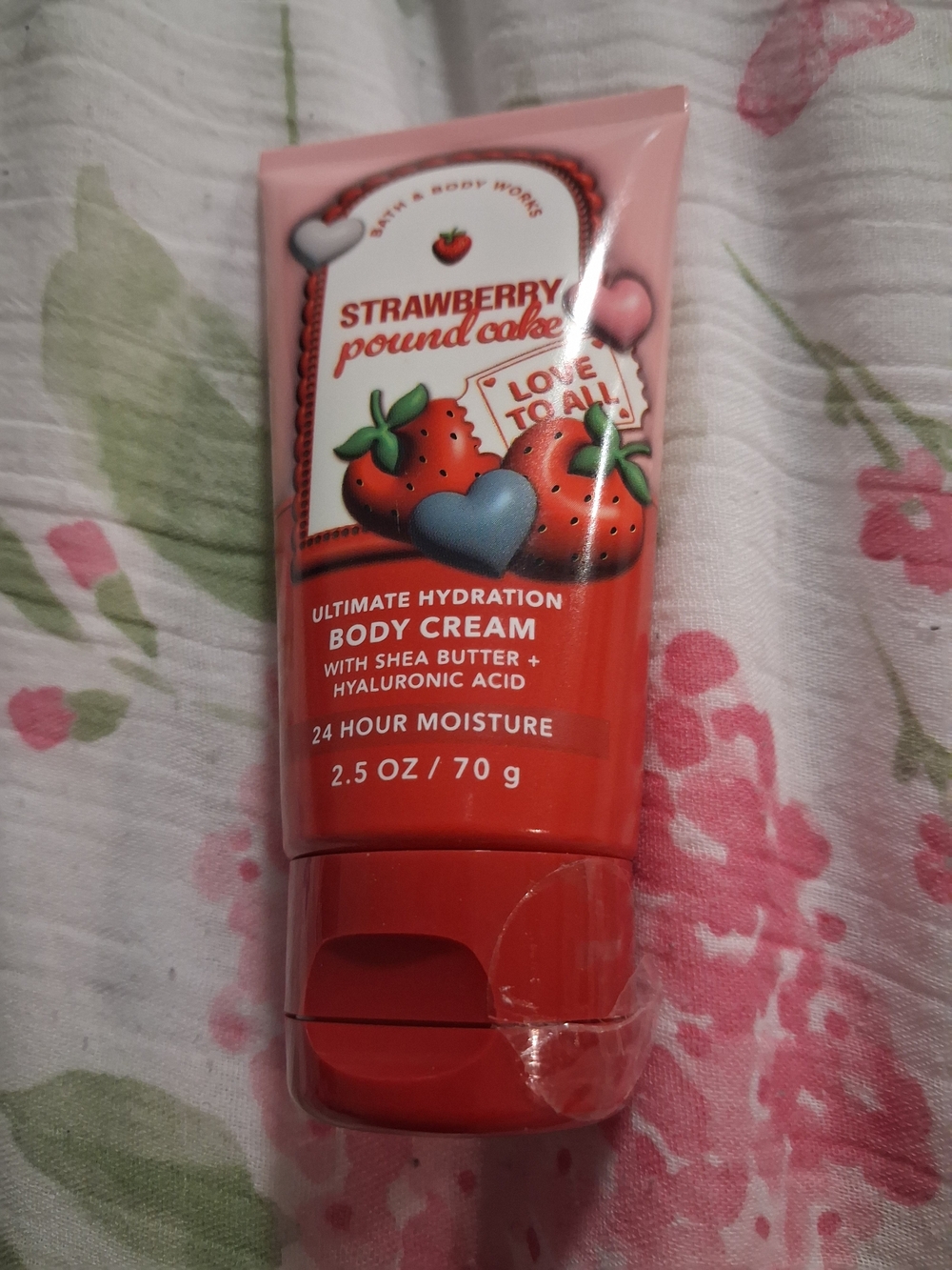 Bath & Body Works Strawberry Pound Cake Body Cream - Pink/Red
